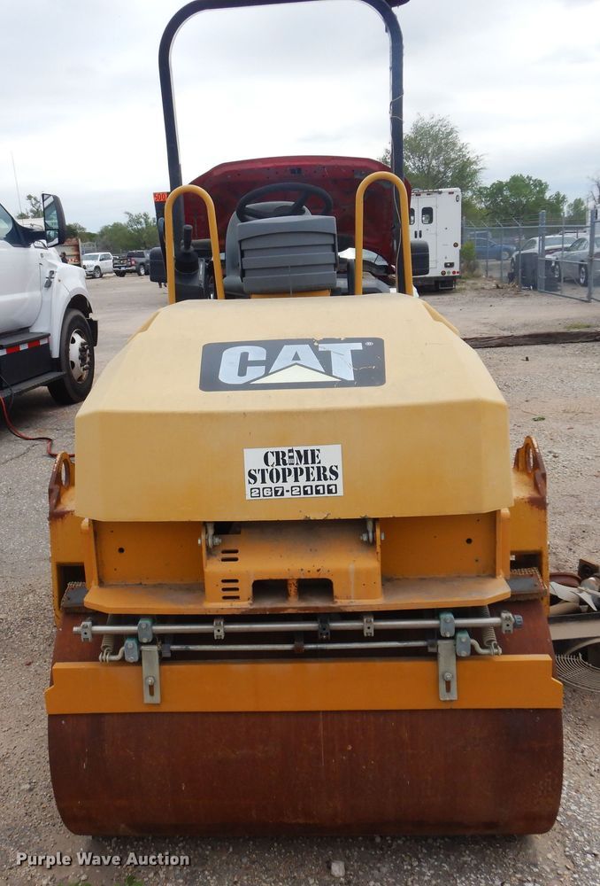 image for item NV9178 2009 Caterpillar CB24 double drum roller