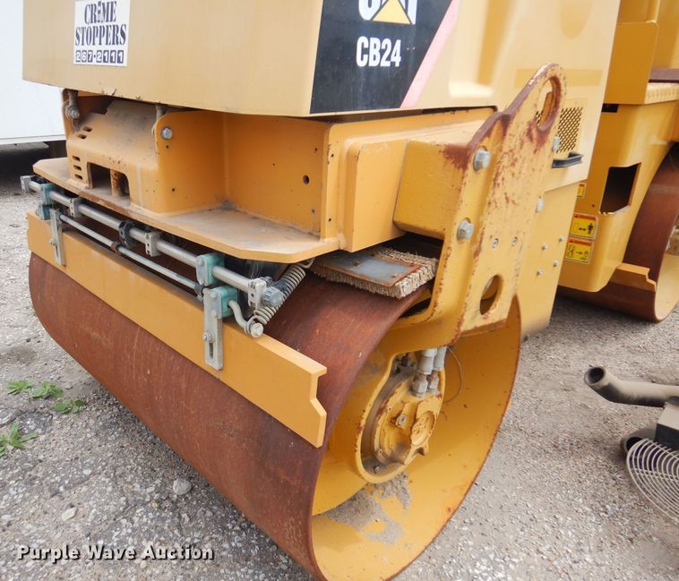 image for item NV9178 2009 Caterpillar CB24 double drum roller