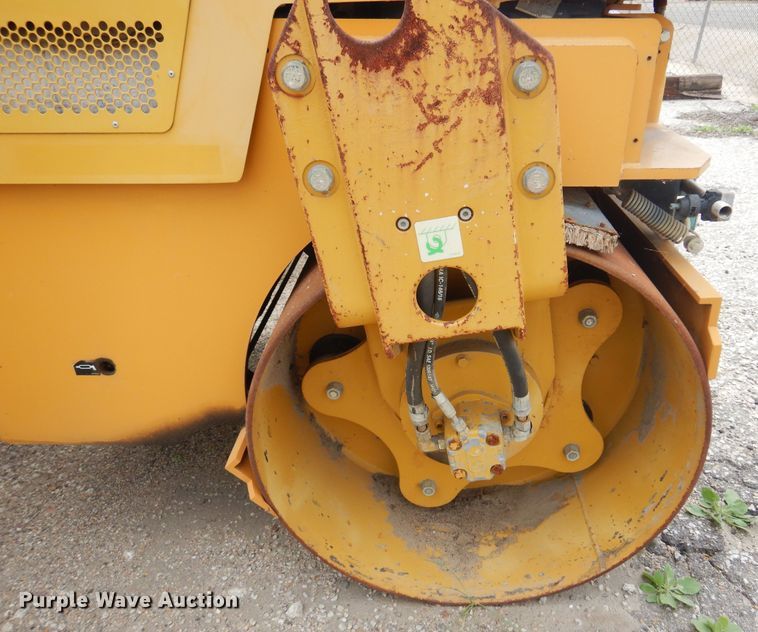 image for item NV9178 2009 Caterpillar CB24 double drum roller