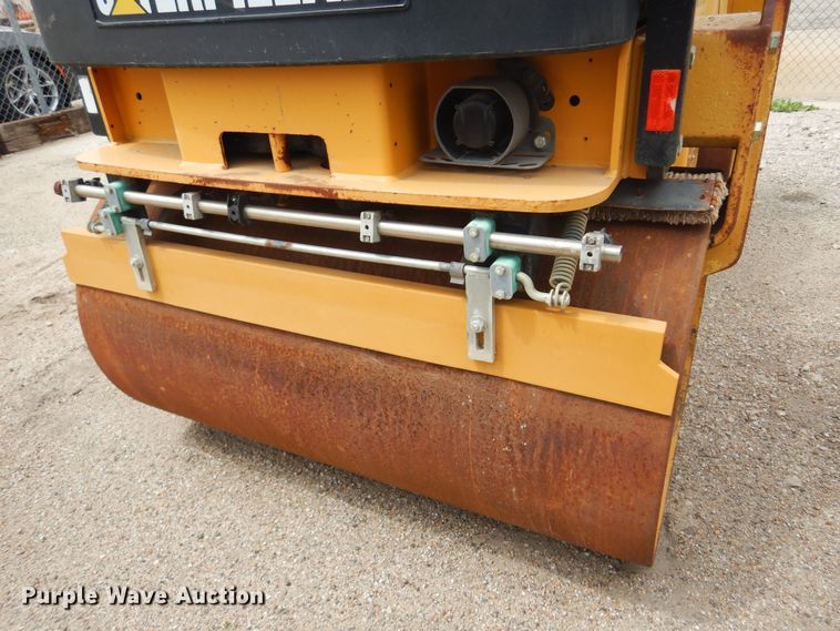 image for item NV9178 2009 Caterpillar CB24 double drum roller