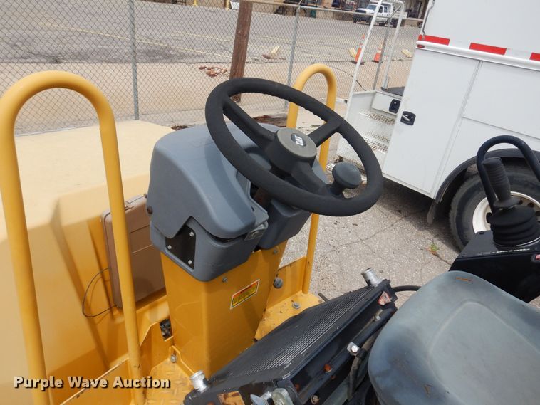 image for item NV9178 2009 Caterpillar CB24 double drum roller