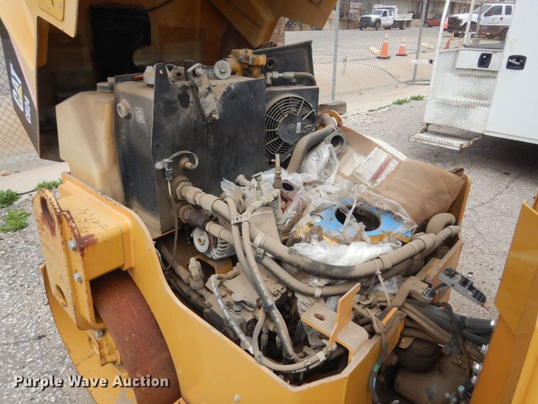 image for item NV9178 2009 Caterpillar CB24 double drum roller