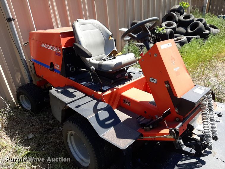 image for item NV9182 Jacobsen  Turfcat T628D lawn mower