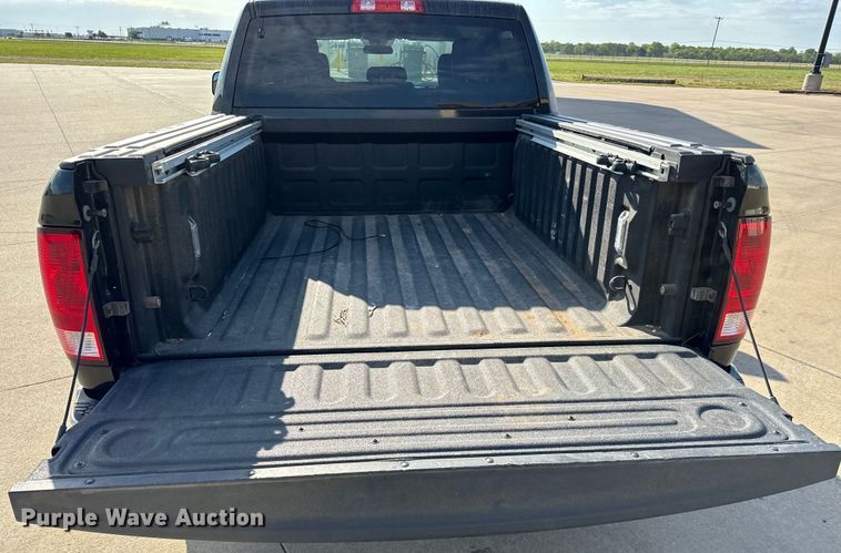 image for item NV9187 2017 Dodge Ram 1500 Crew Cab pickup truck