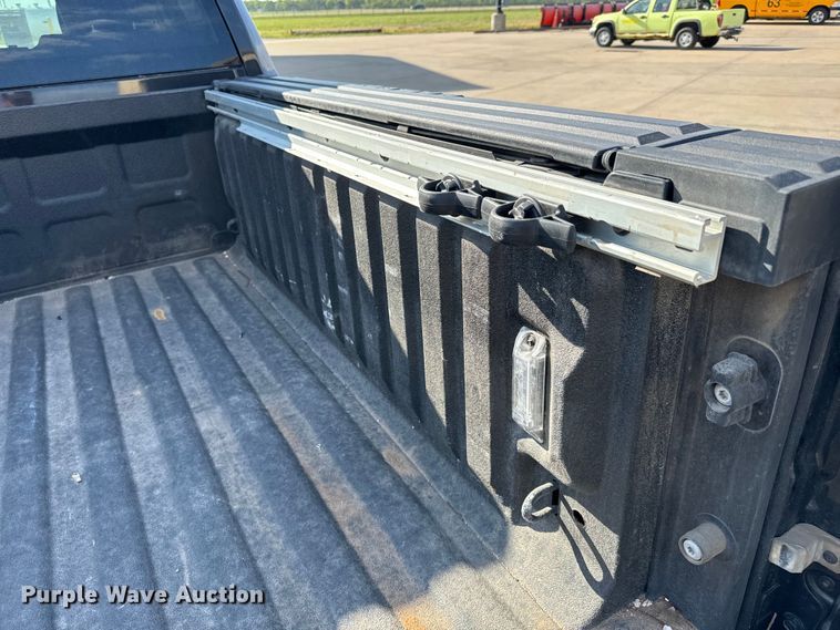 image for item NV9187 2017 Dodge Ram 1500 Crew Cab pickup truck