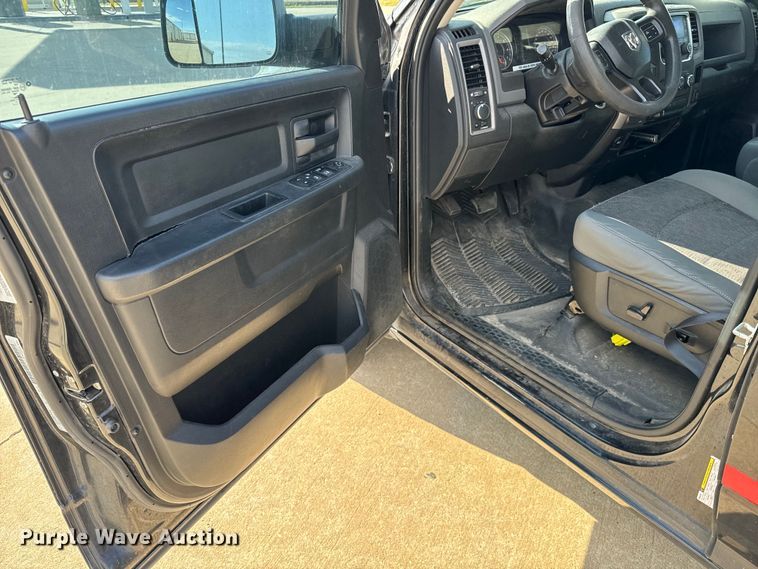 image for item NV9187 2017 Dodge Ram 1500 Crew Cab pickup truck