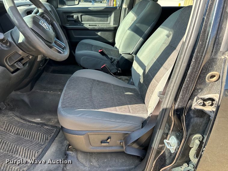 image for item NV9187 2017 Dodge Ram 1500 Crew Cab pickup truck