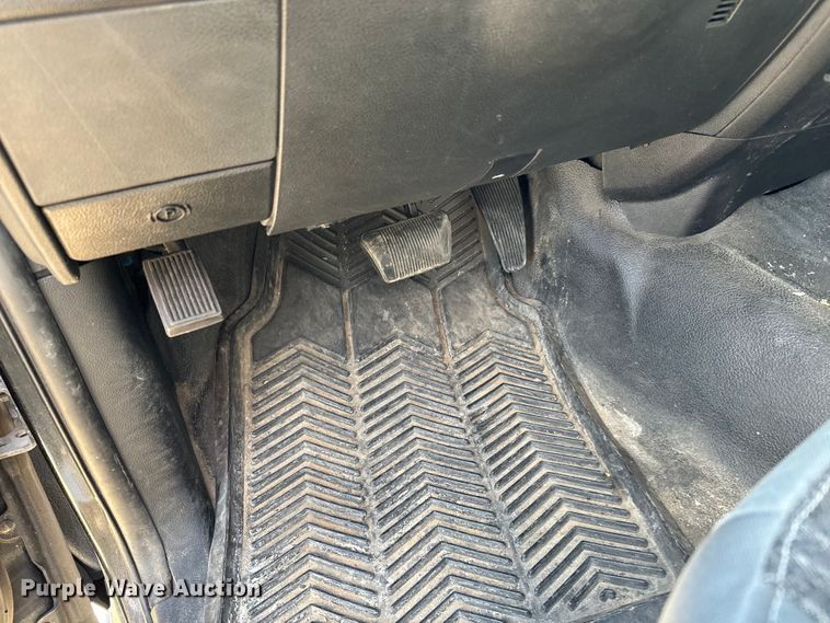 image for item NV9187 2017 Dodge Ram 1500 Crew Cab pickup truck