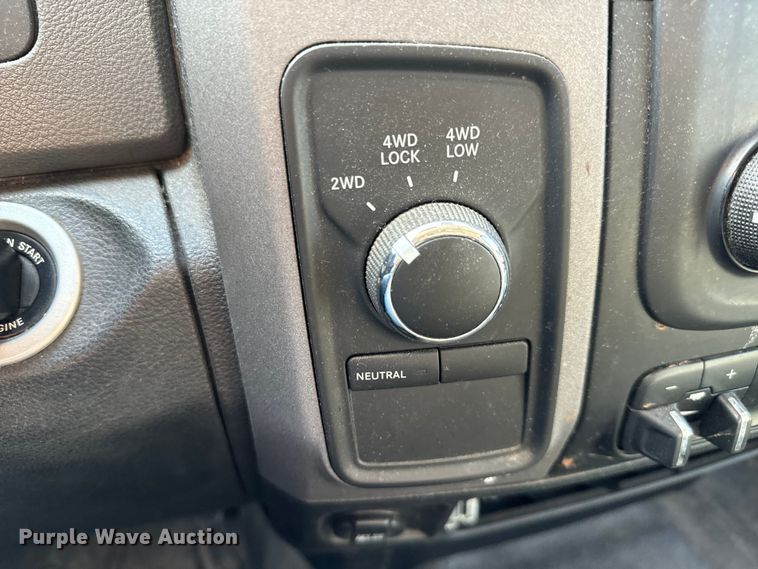 image for item NV9187 2017 Dodge Ram 1500 Crew Cab pickup truck