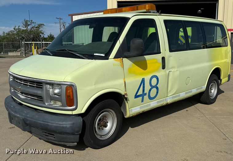 image for item NV9189 2002 Chevrolet  Express 2500 van