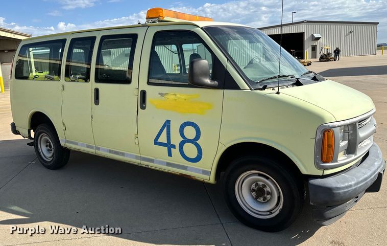 image for item NV9189 2002 Chevrolet  Express 2500 van