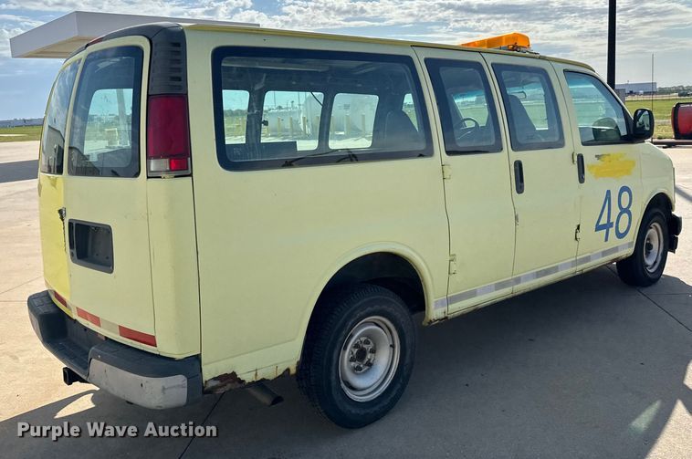 image for item NV9189 2002 Chevrolet  Express 2500 van