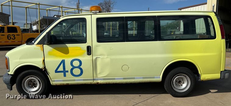 image for item NV9189 2002 Chevrolet  Express 2500 van