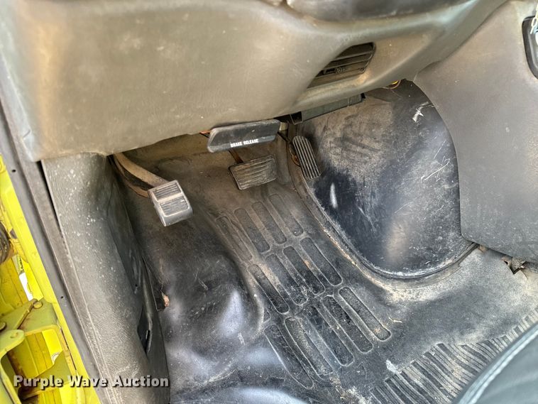 image for item NV9189 2002 Chevrolet  Express 2500 van