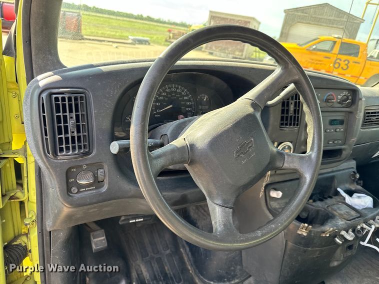 image for item NV9189 2002 Chevrolet  Express 2500 van