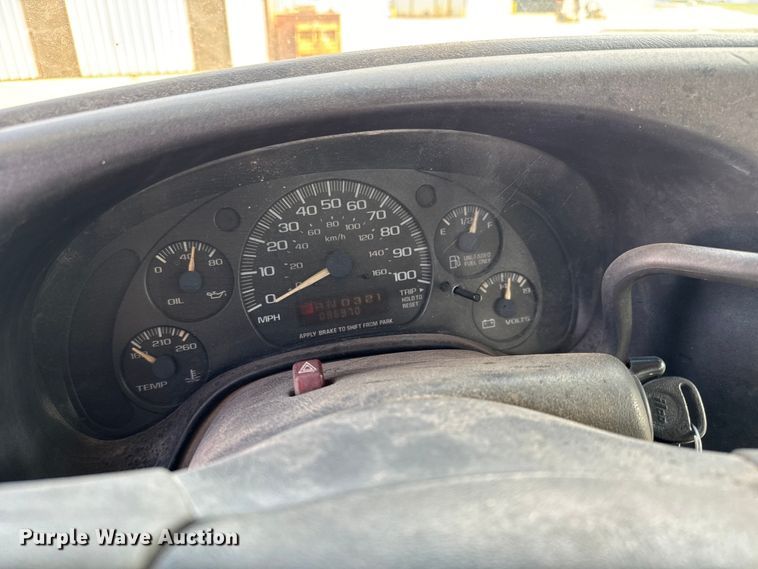 image for item NV9189 2002 Chevrolet  Express 2500 van