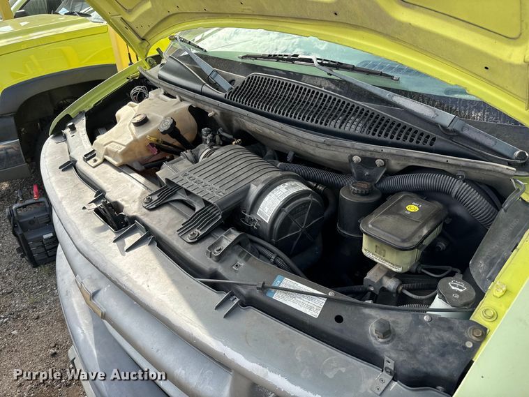 image for item NV9189 2002 Chevrolet  Express 2500 van