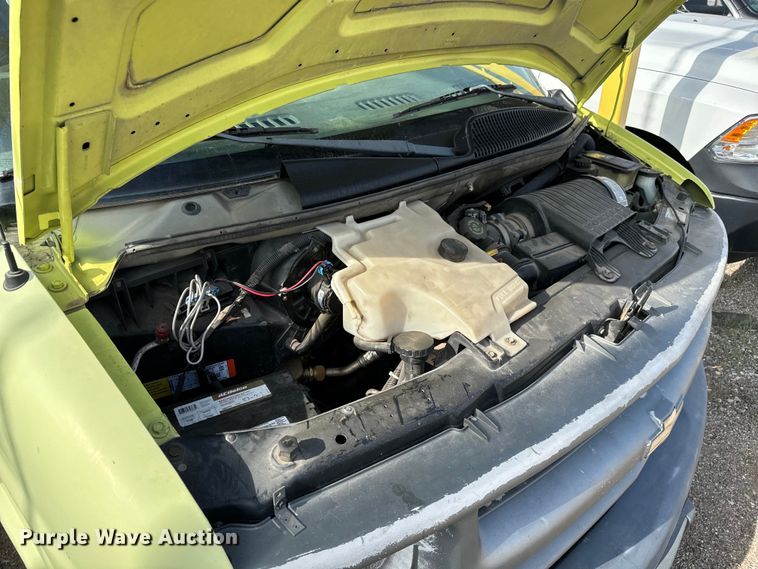 image for item NV9189 2002 Chevrolet  Express 2500 van