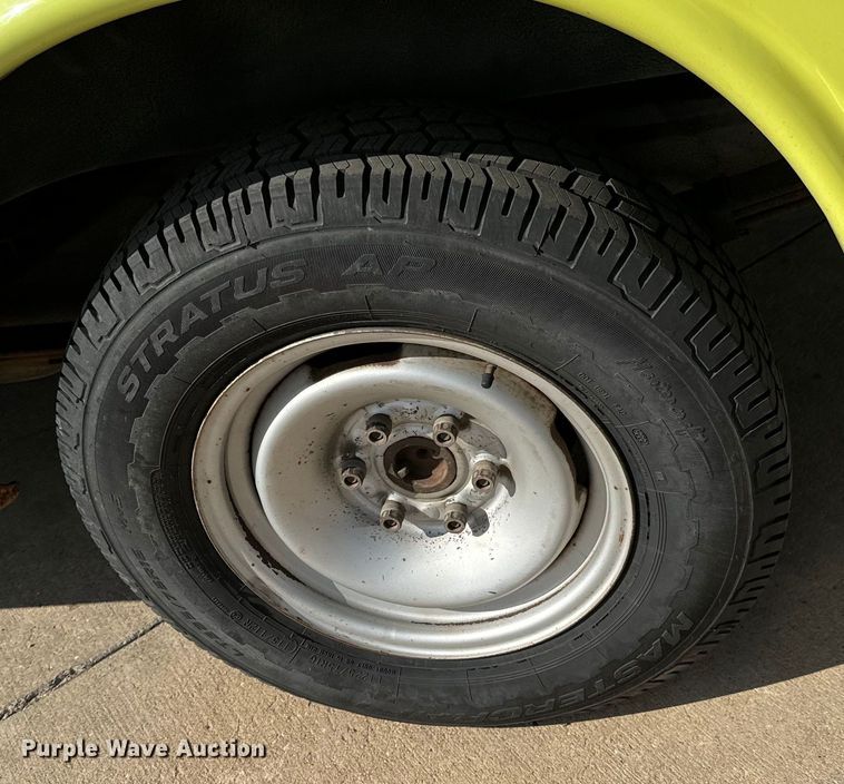 image for item NV9189 2002 Chevrolet  Express 2500 van