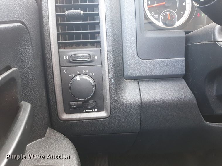 image for item NV9190 2017 Dodge Ram 1500 Crew Cab pickup truck