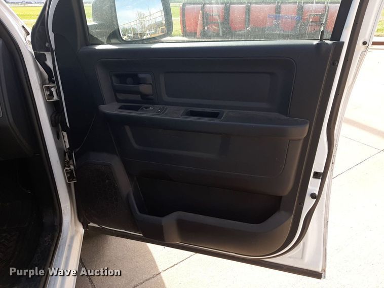 image for item NV9190 2017 Dodge Ram 1500 Crew Cab pickup truck