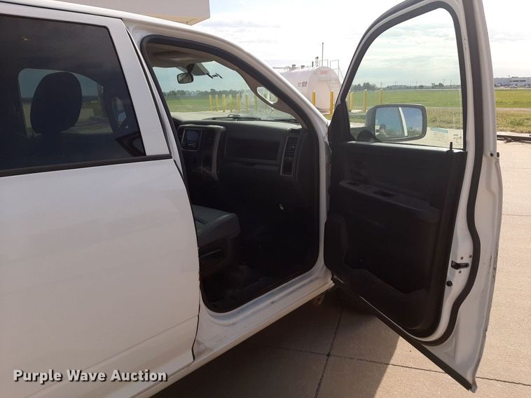 image for item NV9190 2017 Dodge Ram 1500 Crew Cab pickup truck