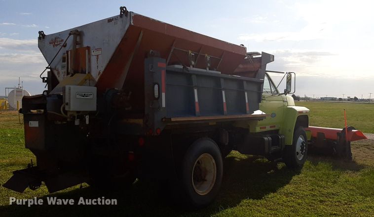 image for item NV9192 1987 Ford F700 dump truck