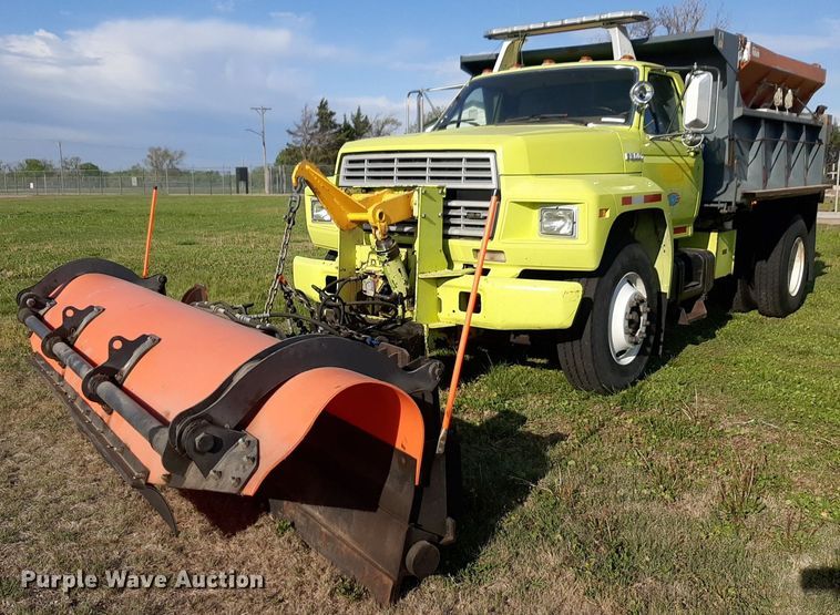 image for item NV9192 1987 Ford F700 dump truck