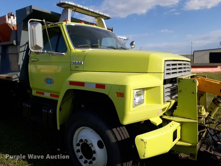 image for item NV9192 1987 Ford F700 dump truck