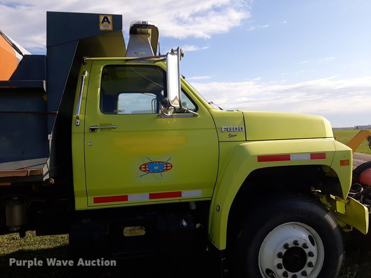 image for item NV9192 1987 Ford F700 dump truck