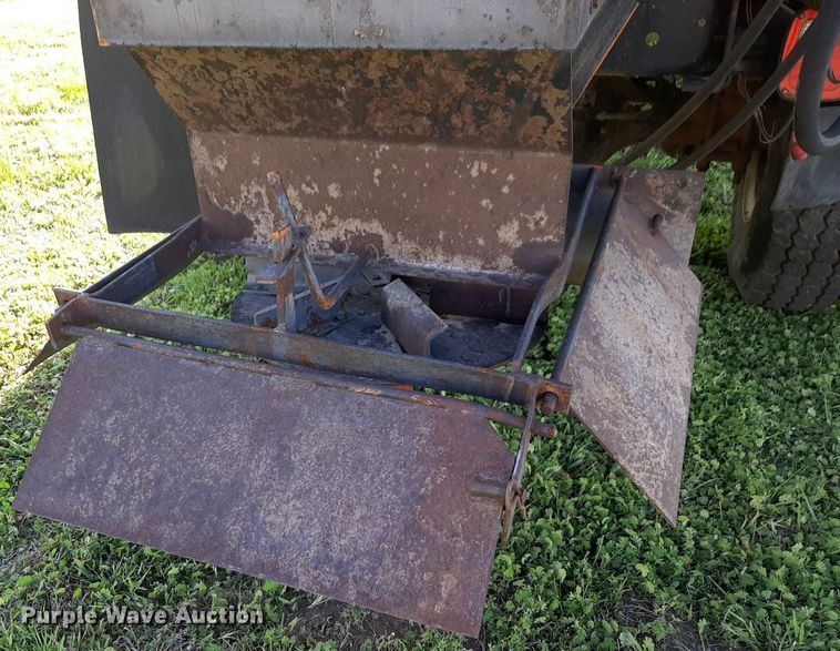 image for item NV9192 1987 Ford F700 dump truck