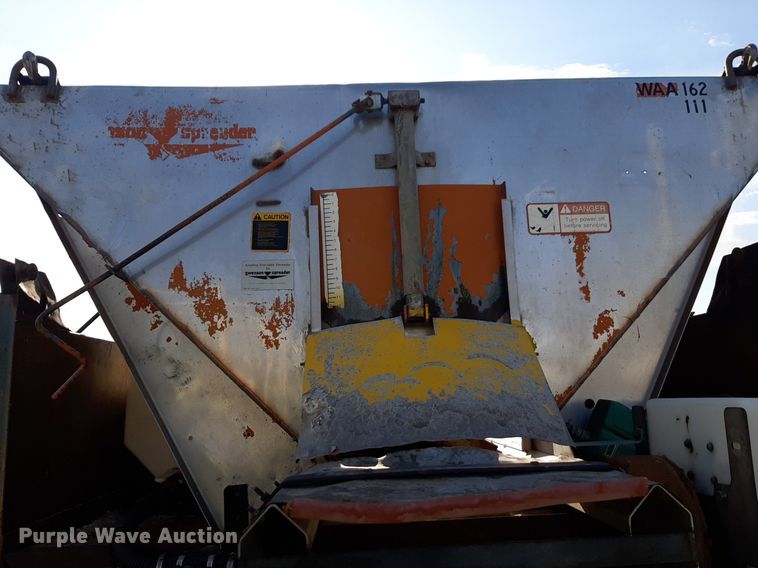 image for item NV9192 1987 Ford F700 dump truck