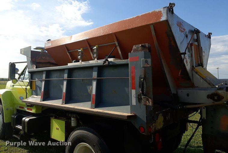 image for item NV9192 1987 Ford F700 dump truck