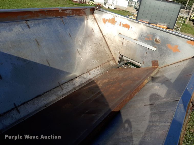 image for item NV9192 1987 Ford F700 dump truck