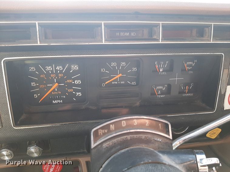 image for item NV9192 1987 Ford F700 dump truck