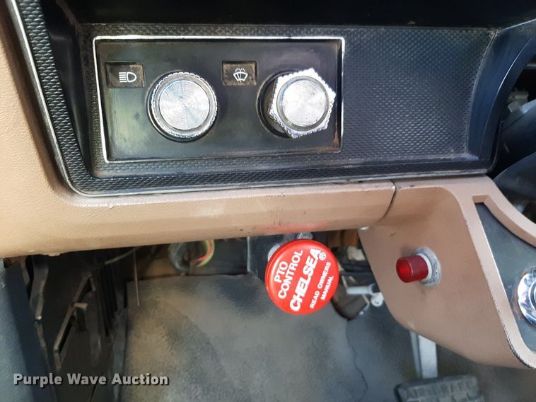 image for item NV9192 1987 Ford F700 dump truck