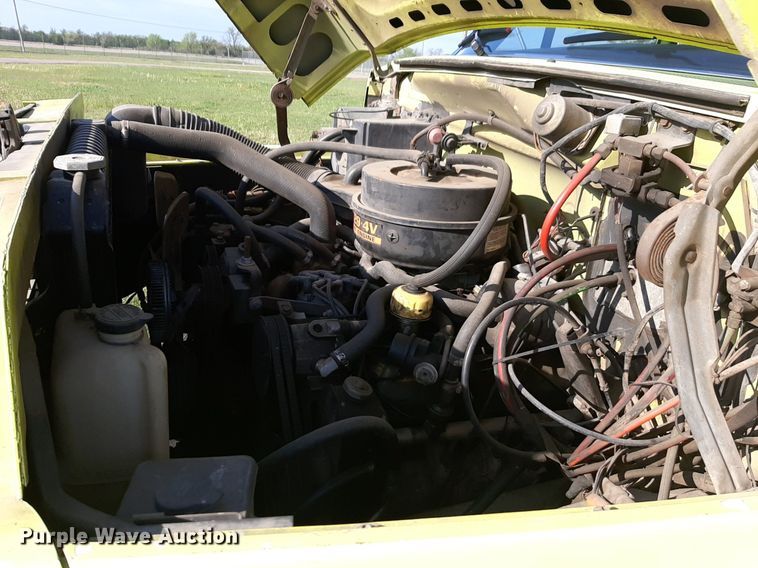 image for item NV9192 1987 Ford F700 dump truck