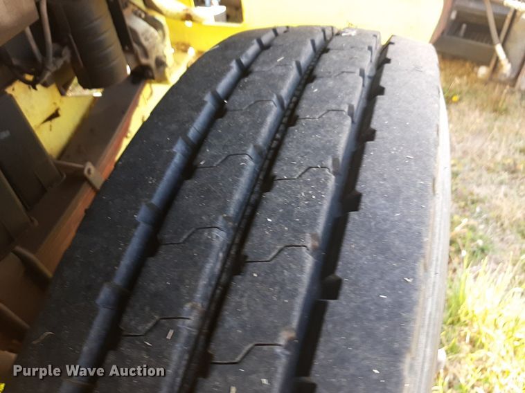 image for item NV9192 1987 Ford F700 dump truck