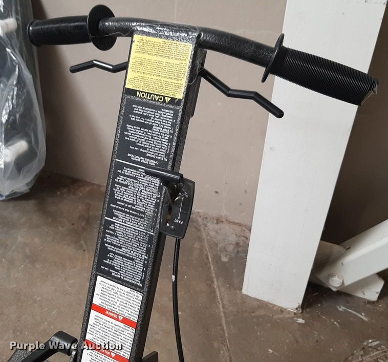 image for item NV9196 Pioneer Eclipse 420 BU floor buffer