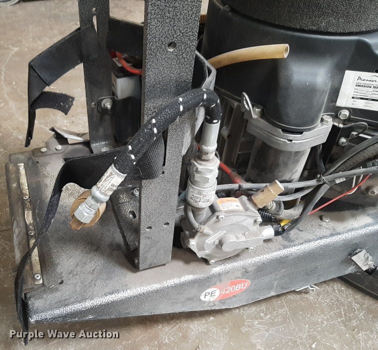 image for item NV9196 Pioneer Eclipse 420 BU floor buffer