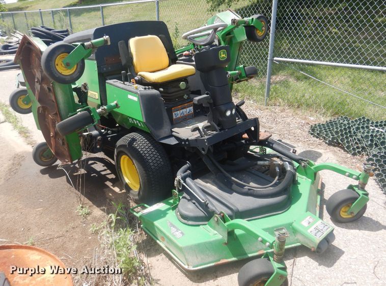 image for item NV9209 John Deere 1600 Turbo lawn mower