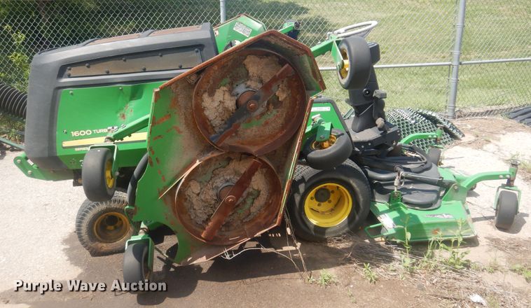 image for item NV9209 John Deere 1600 Turbo lawn mower