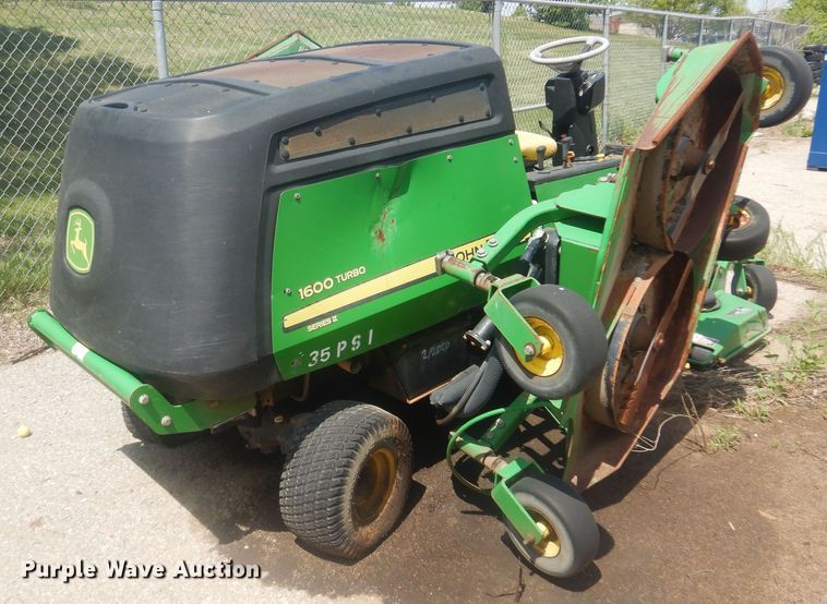 image for item NV9209 John Deere 1600 Turbo lawn mower