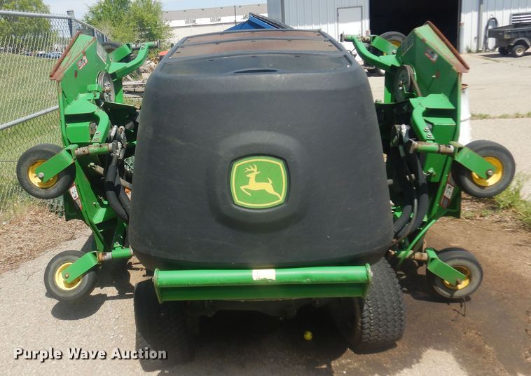 image for item NV9209 John Deere 1600 Turbo lawn mower