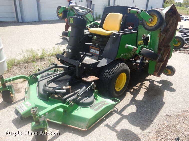 image for item NV9209 John Deere 1600 Turbo lawn mower