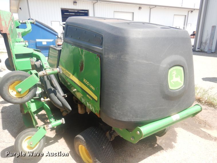 image for item NV9209 John Deere 1600 Turbo lawn mower