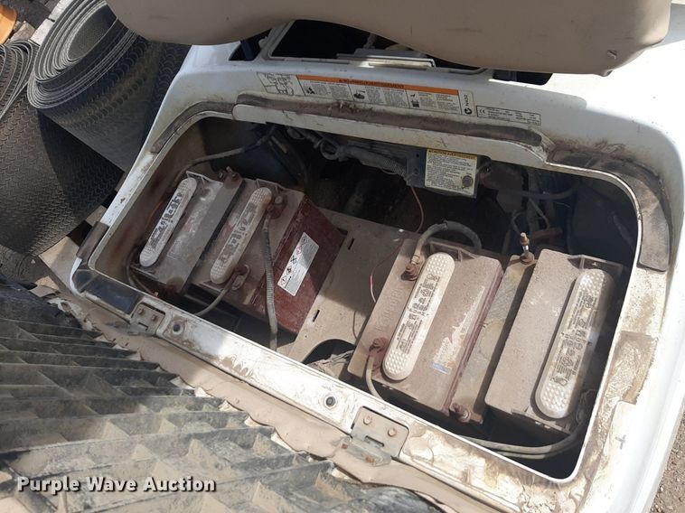 image for item NY9677 2007 Yamaha YDRE golf cart