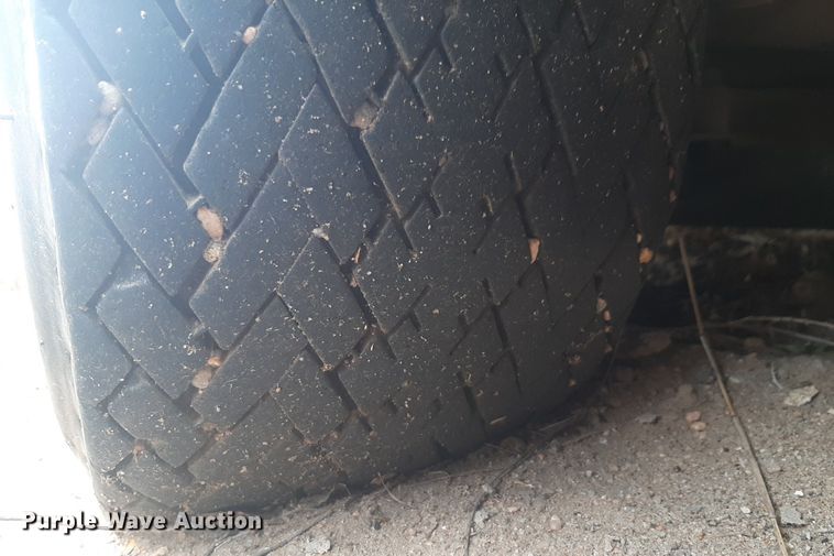 image for item NY9677 2007 Yamaha YDRE golf cart