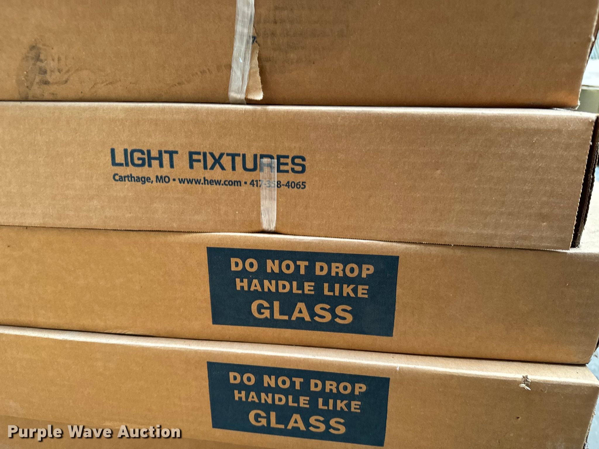 Light fixtures in Wichita, KS Item NH9226 for sale Purple Wave