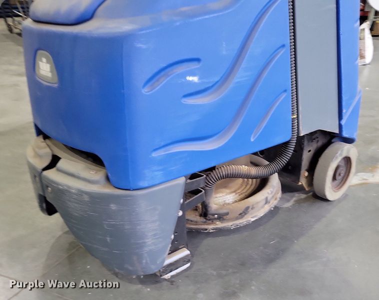 image for item DI3074 Chariot floor burnisher